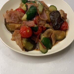 ラタトゥユ夏野菜でヘルシー炒め物♪（にんにく醤油）